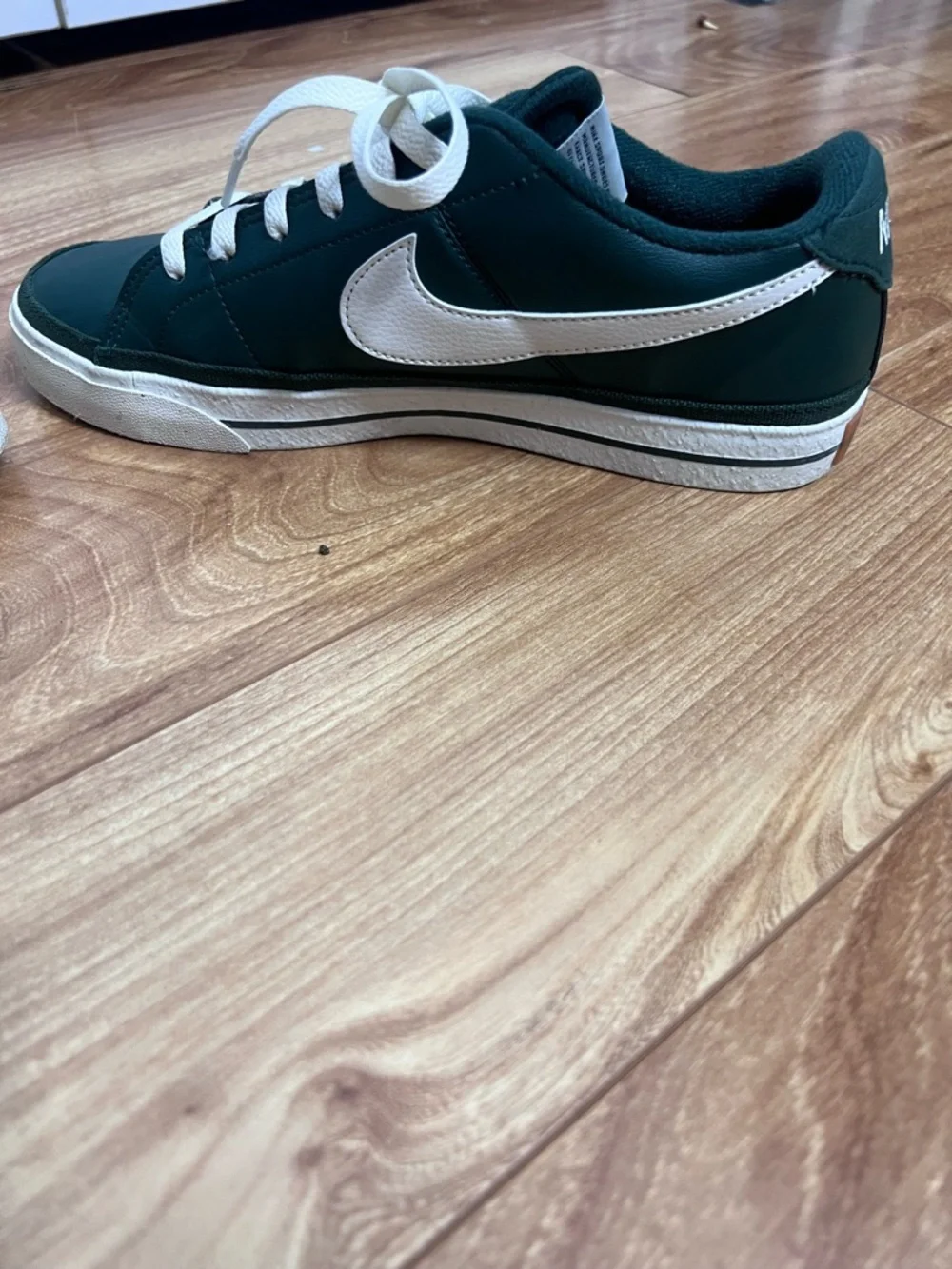 Nike Court Sneakers – Green/White – Men’s 8.5 (Women’s 10) - Picture 6 of 7